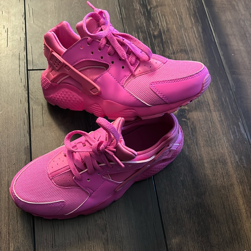 Nike Women's Sneakers in Vibrant Pink